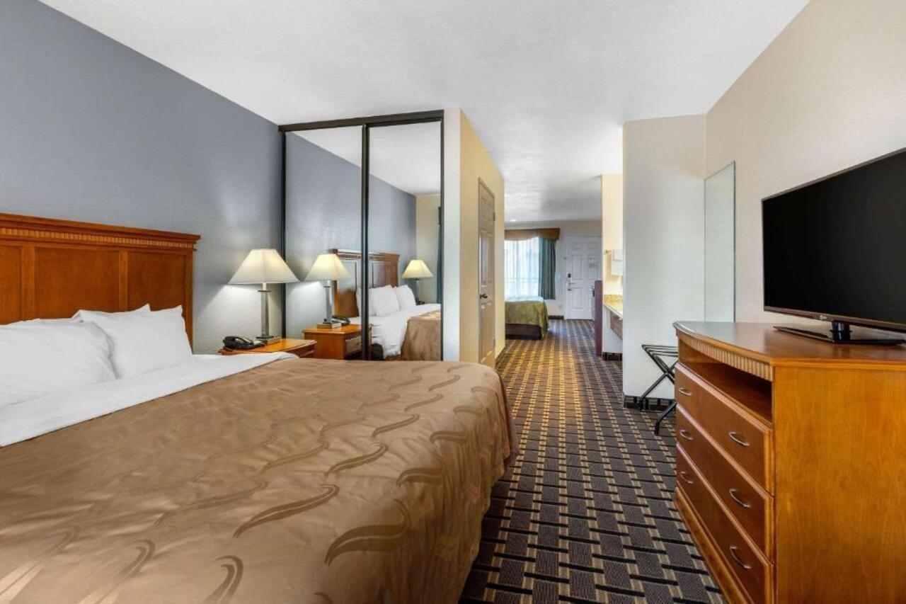 Quality Inn & Suites Huntington Beach Esterno foto