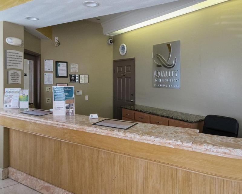 Quality Inn & Suites Huntington Beach Esterno foto