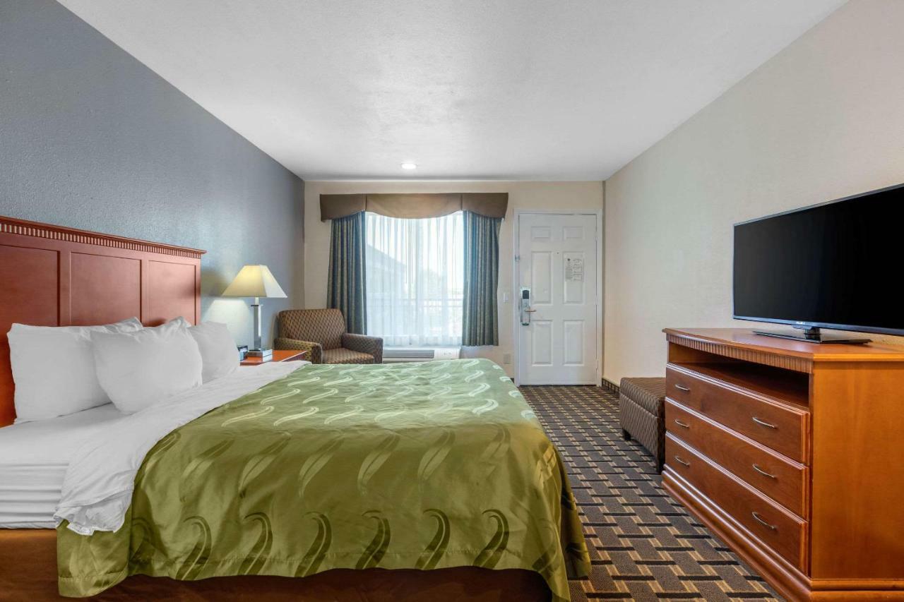 Quality Inn & Suites Huntington Beach Esterno foto